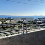 Gaga - Sea View Split