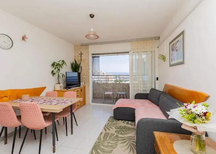 Gaga Apartment Split